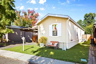 1055 N 5th St, Jacksonville, OR 97530 - Photo 1