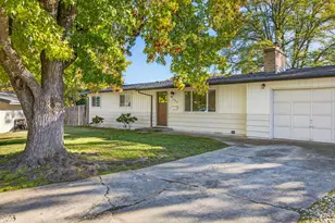 1400 Avocado Ln, Medford, OR 97504 - Photo 1