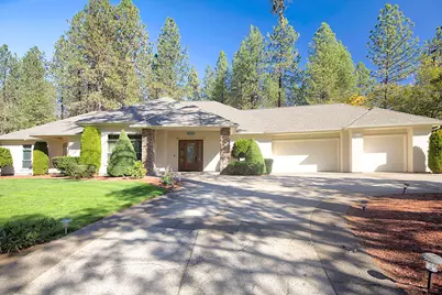 6995 Monument Drive, Grants Pass, OR 97526 - Photo 1