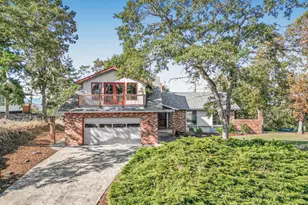 810 SE Summit Dr, Roseburg, OR 97470 - Photo 1