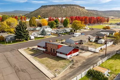 958 SE 7th Street, Prineville, OR 97754 - Photo 1