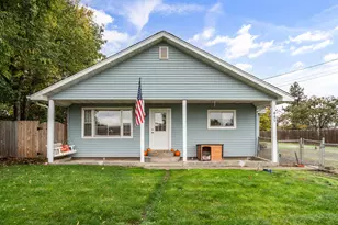 445 Orr Dr, Central Point, OR 97502 - Photo 1