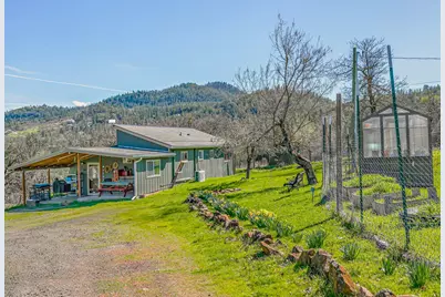 6536 Shadow Glen Drive, Eagle Point, OR 97524 - Photo 1