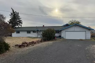 630 NE Bean Dr, Madras, OR 97741 - Photo 1