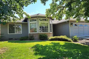 2926 Shasta Dr, Medford, OR 97504 - Photo 1