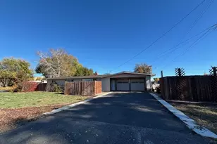 3927 Homedale Rd, Klamath Falls, OR 97603 - Photo 1