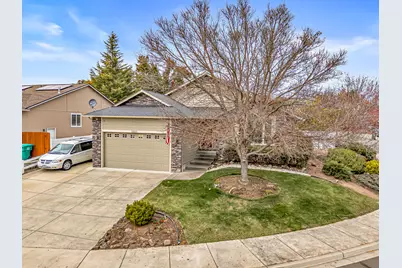 1023 Highlands Drive, Eagle Point, OR 97524 - Photo 1