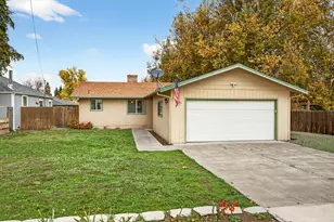 420 Garfield St, Medford, OR 97501 - Photo 1