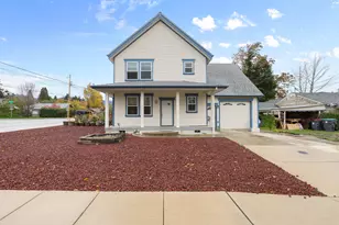 301 N Church St, Phoenix, OR 97535 - Photo 1