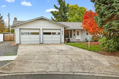 541 Barry Circle, Medford, OR 97501 - Photo 1