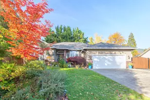 1024 NW Cooke Ave, Grants Pass, OR 97526 - Photo 1