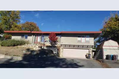 511 NW Woodson Drive, Grants Pass, OR 97526 - Photo 1