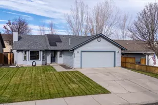 2223 NW Jackpine Ct, Redmond, OR 97756 - Photo 1