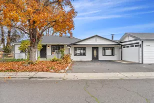 3364 Snowy Butte Ln, Central Point, OR 97502 - Photo 1