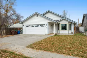 605 NE Ochoco Ave, Prineville, OR 97754 - Photo 1