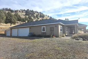 11435 Hill Rd, Klamath Falls, OR 97603 - Photo 1