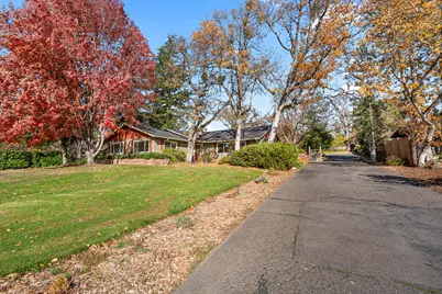 2241 Dellwood Avenue, Medford, OR 97504 - Photo 1