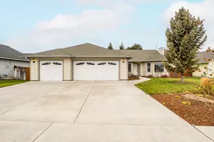 1707 NW 20th St, Redmond, OR 97756 - Photo 1