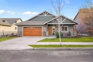 2834 SW Indian Pl, Redmond, OR 97756 - Photo 1