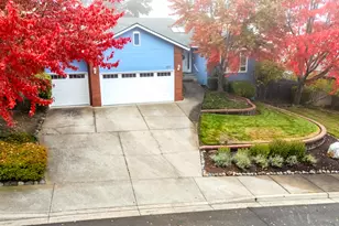 5672 Cherry Ln, Medford, OR 97504 - Photo 1