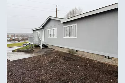 470 SE 10th Street, Madras, OR 97741 - Photo 1