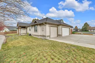 20874 Covey Ct, Bend, OR 97701 - Photo 1