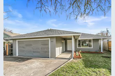 321 Jeanette Avenue, Medford, OR 97501 - Photo 1