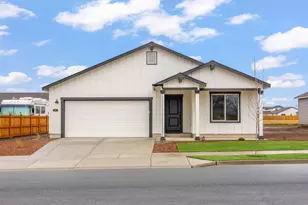 454 NW Monte Vis Ave, Madras, OR 97741 - Photo 1