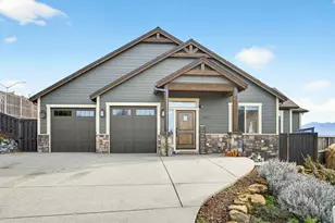 3691 Camina Dr, Medford, OR 97504 - Photo 1