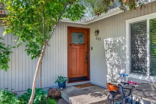 533 NW 7th St, Redmond, OR 97756 - Photo 1