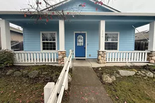 834 Isherwood Dr, Central Point, OR 97502 - Photo 1