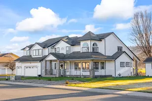 221 SW Meadow Lakes Dr, Prineville, OR 97754 - Photo 1