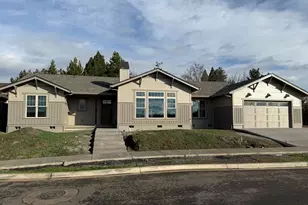 4019 Sunleaf Ave, Medford, OR 97504 - Photo 1