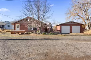 1265 NW Locust St, Prineville, OR 97754 - Photo 1