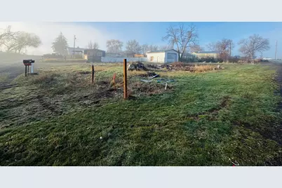 810 SW 1st Street, Madras, OR 97741 - Photo 1