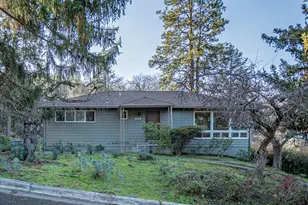 645 Glenwood Dr, Ashland, OR 97520 - Photo 1