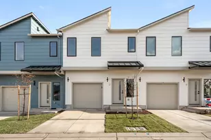 2028 Sunset Dr, Medford, OR 97501 - Photo 1