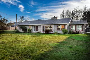 1215 NE A Street NE, Grants Pass, OR 97526 - Photo 1
