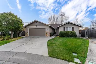 2725 Trout Cir, Grants Pass, OR 97527 - Photo 1