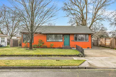 925 Winchester Avenue, Medford, OR 97501 - Photo 1