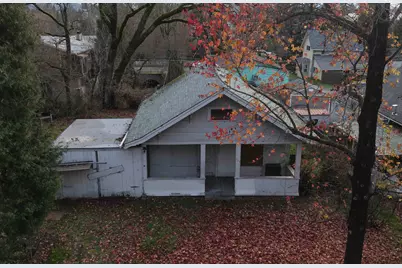 519 NW D Street, Grants Pass, OR 97526 - Photo 1