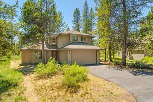 57785 Mt Rainier Ln, Sunriver, OR 97707 - Photo 1