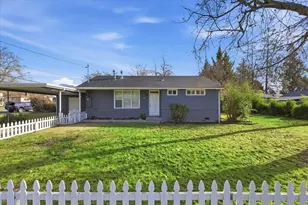605 SW Greenwood Ave, Grants Pass, OR 97526 - Photo 1