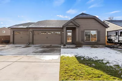 5008 Amberview Lane, Klamath Falls, OR 97603 - Photo 1