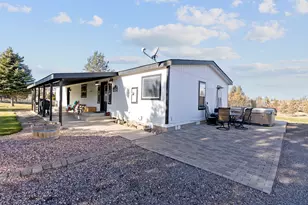 2165 SE Madras Rd, Madras, OR 97741 - Photo 1