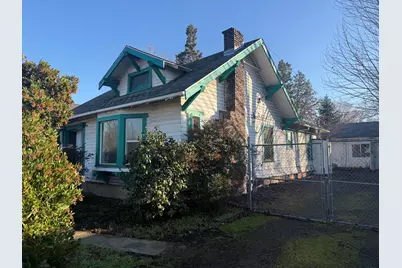 1031 W 10th Street, Medford, OR 97501 - Photo 1