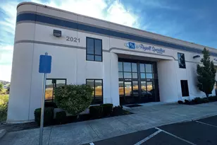 2021 Commerce Dr, Medford, OR 97504 - Photo 1