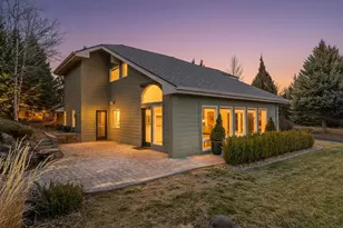 1895 Murrelet Dr, Redmond, OR 97756 - Photo 1