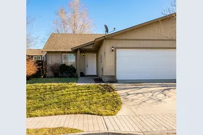 857 SE Maliah Avenue, Madras, OR 97741 - Photo 1