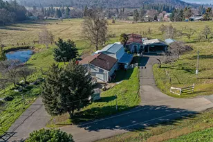 6676 Pioneer Rd, Medford, OR 97501 - Photo 1